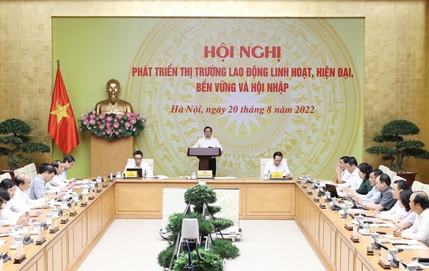 Thủ tướng chủ trì hội nghị toàn quốc về phát triển thị trường lao động - Ảnh 1.