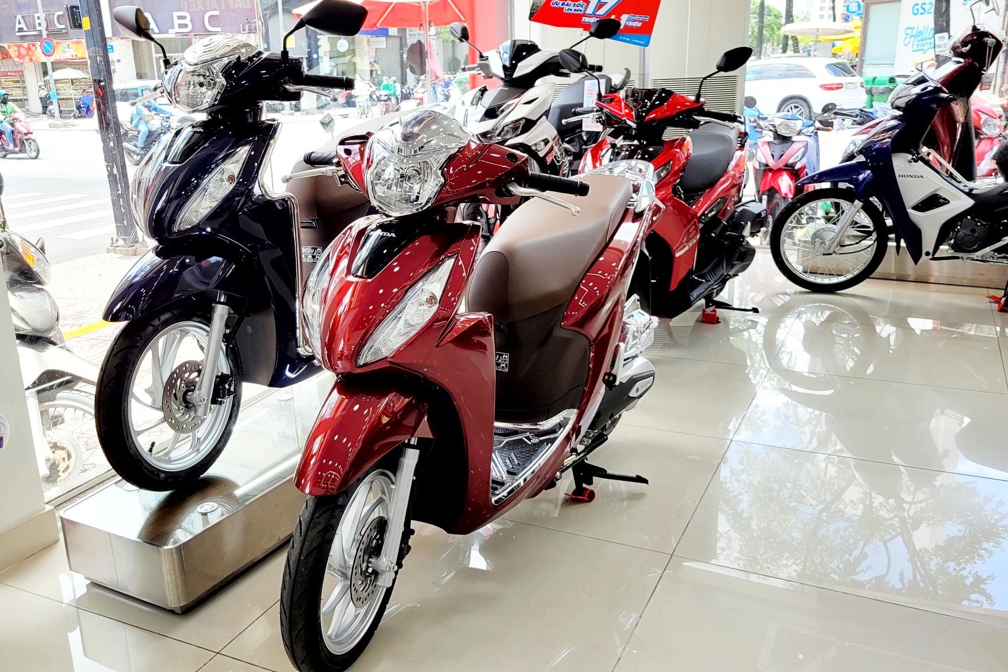 Honda Vision, Yamaha Janus hạ nhiệt và giảm giá - Ảnh 2.