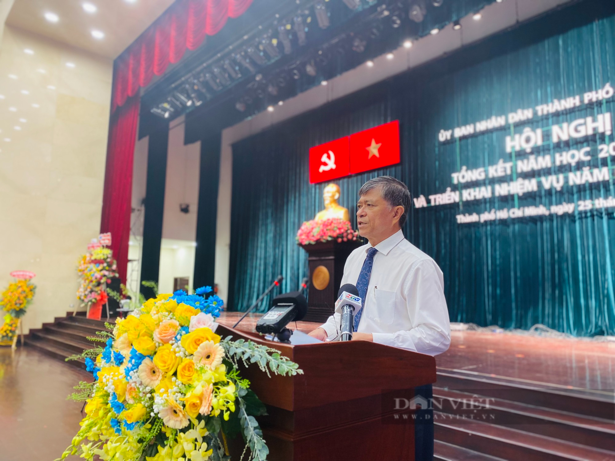 TP.HCM: Khen thưởng 125 tập thể xuất sắc, đặt ra 14 nhiệm vụ trọng tâm cho năm học mới - Ảnh 3.