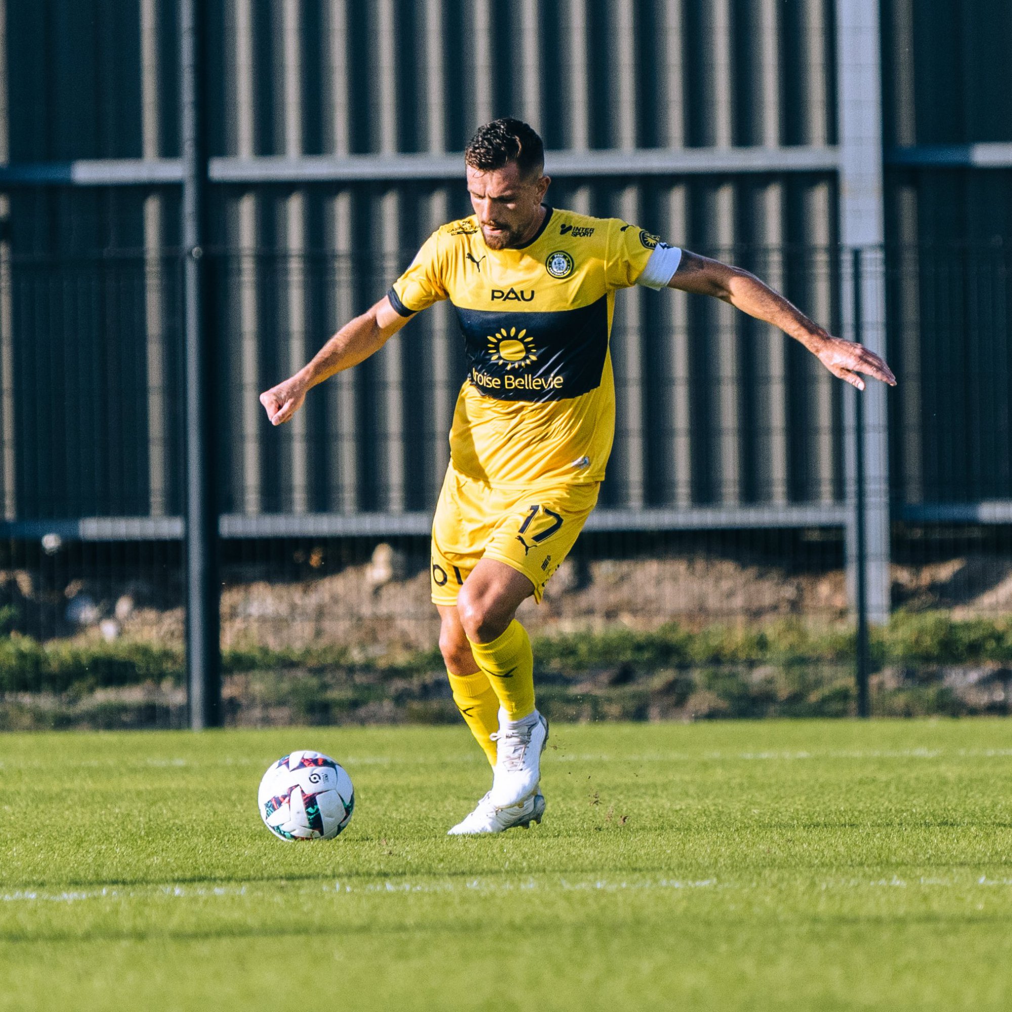 Pau FC nhận tin dữ, Quang Hải và đồng đội gặp khó tại Ligue 2 - Ảnh 1.