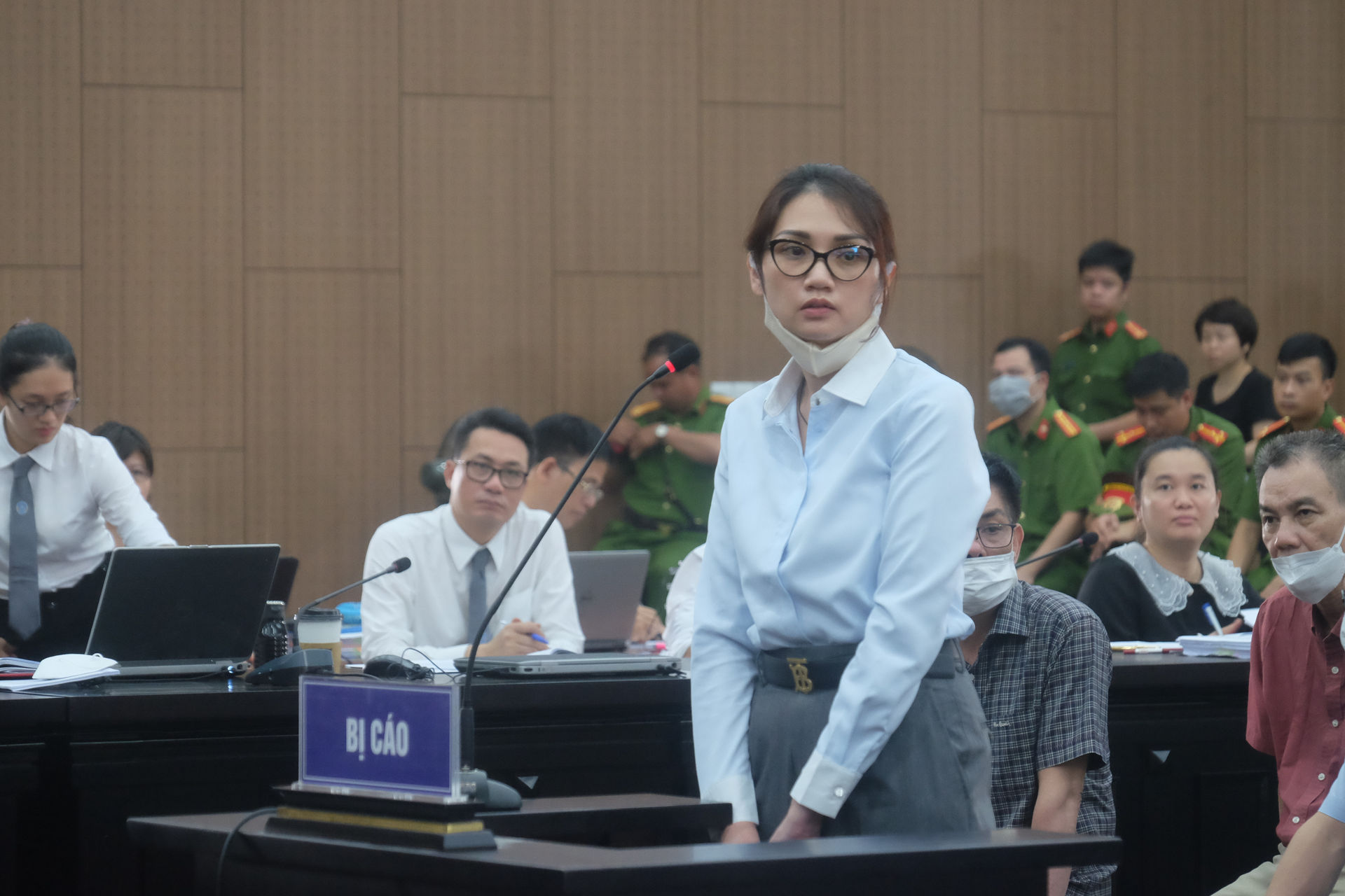 Ái nữ đại gia Bình Dương: “Nghiệp của ba, phải cùng gánh” - Ảnh 1.