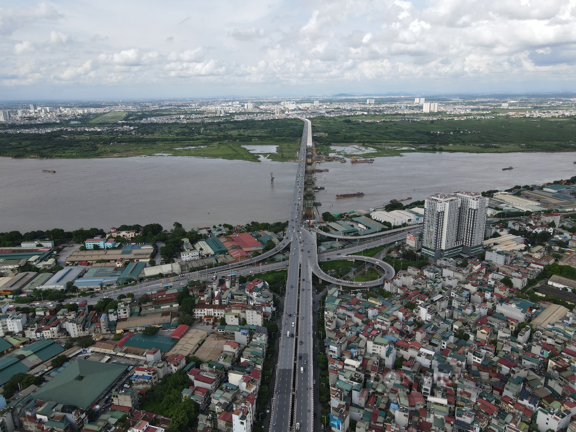 Diện mạo mới của cầu Vĩnh Tuy 2 có giá hơn 2.500 tỷ đồng  - Ảnh 2.