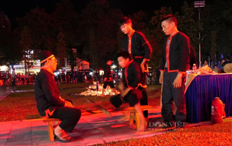 Lung linh, huyền bí lễ nhảy lửa của người Pà Thẻn nơi địa đầu Tổ quốc - Ảnh 5.