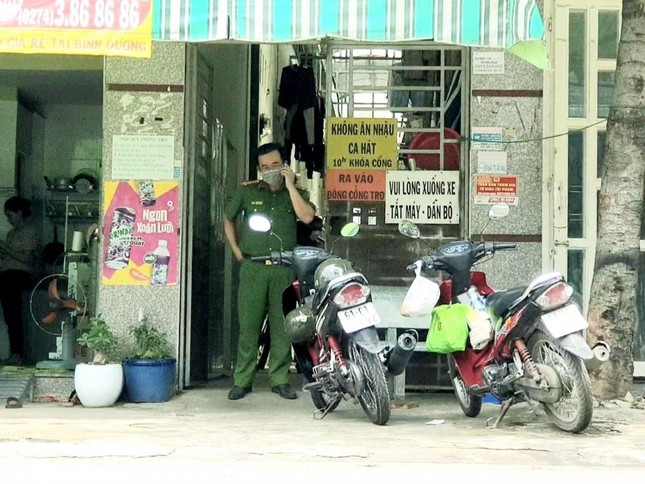 Cô gái chết bất thường trong phòng trọ: Tạm giữ bạn trai khai đánh nạn nhân - Ảnh 1.