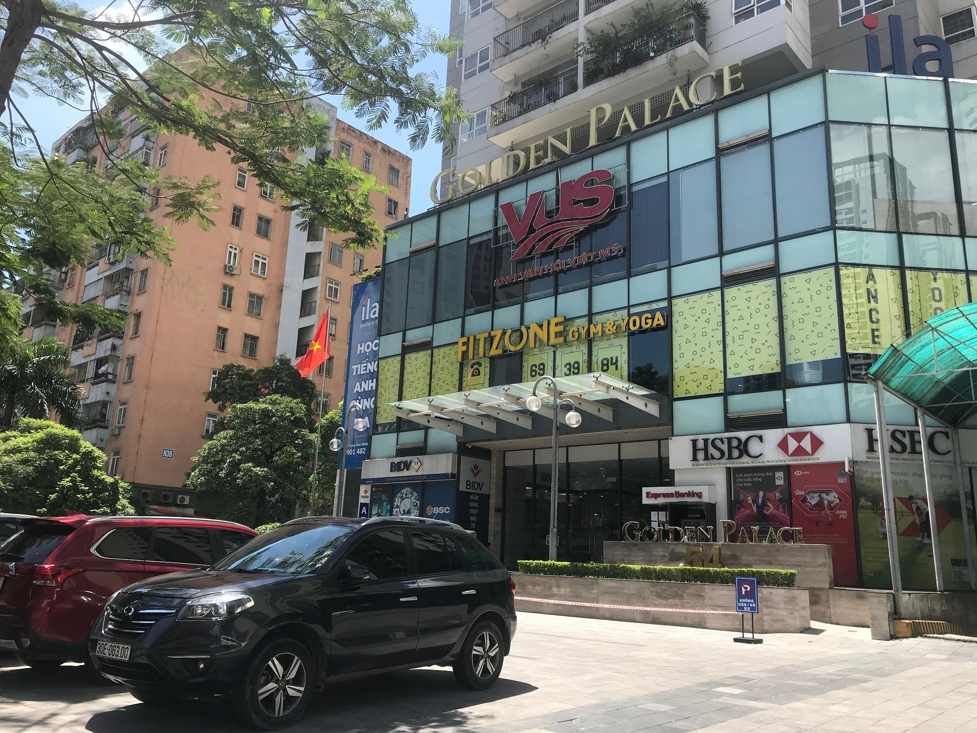 Nhiều công trình vi phạm xây dựng chỉ phạt cho tồn tại (Ảnh: Thái Nguyễn)