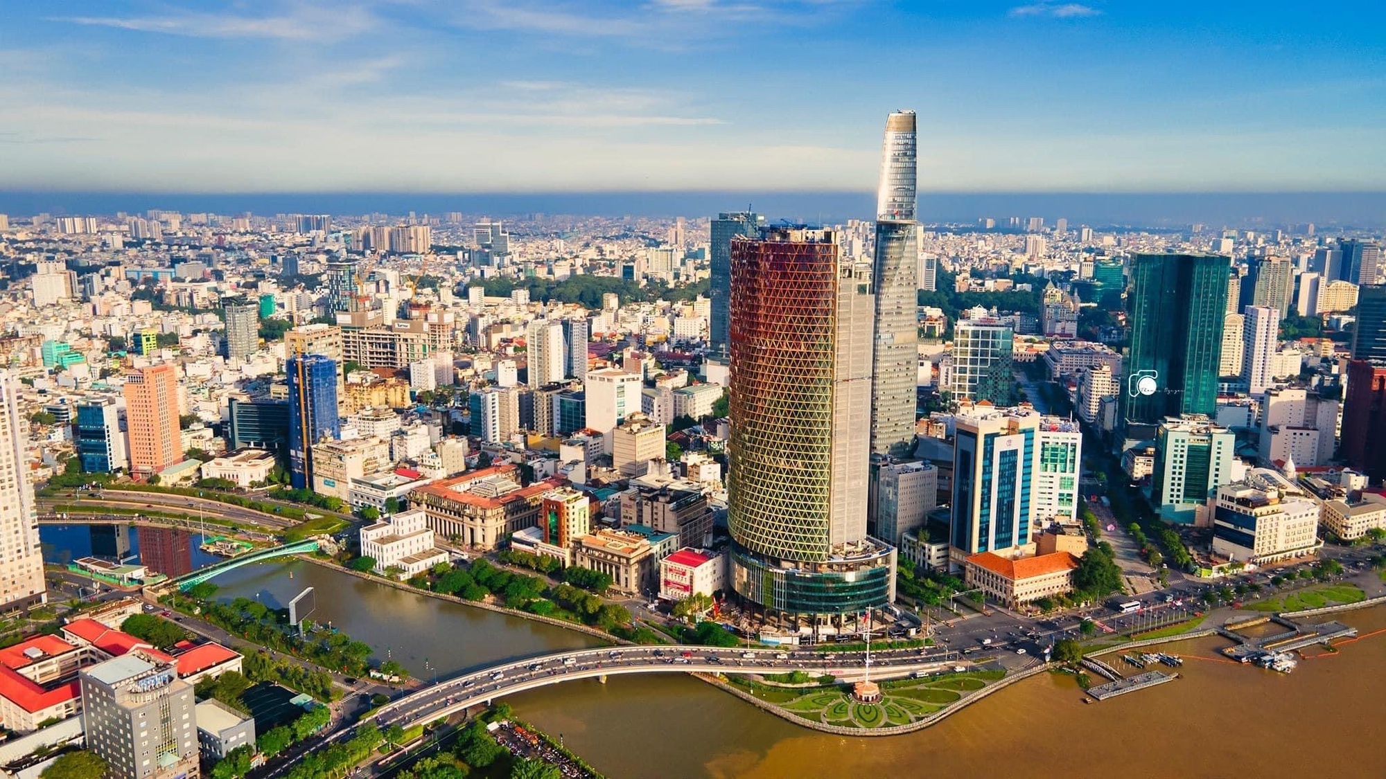 Toà nhà đình trệ 11 năm IFC One Saigon mới chỉ được thay &quot;phần vỏ&quot; - Ảnh 3.