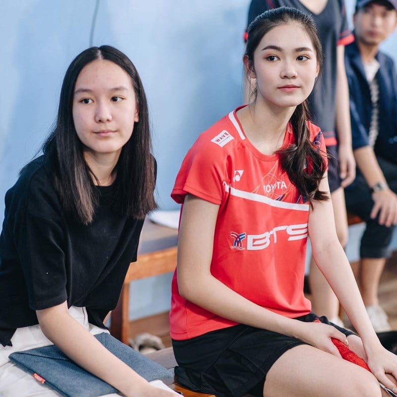 Mới 15 tuổi &quot;ngọc nữ&quot; cầu lông Thái Lan đã rất giỏi và xinh đẹp - Ảnh 2.