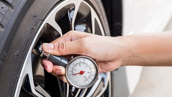 Kinh nghiệm &quot;nằm lòng&quot; khi lái xe trên đường trường - Ảnh 2.