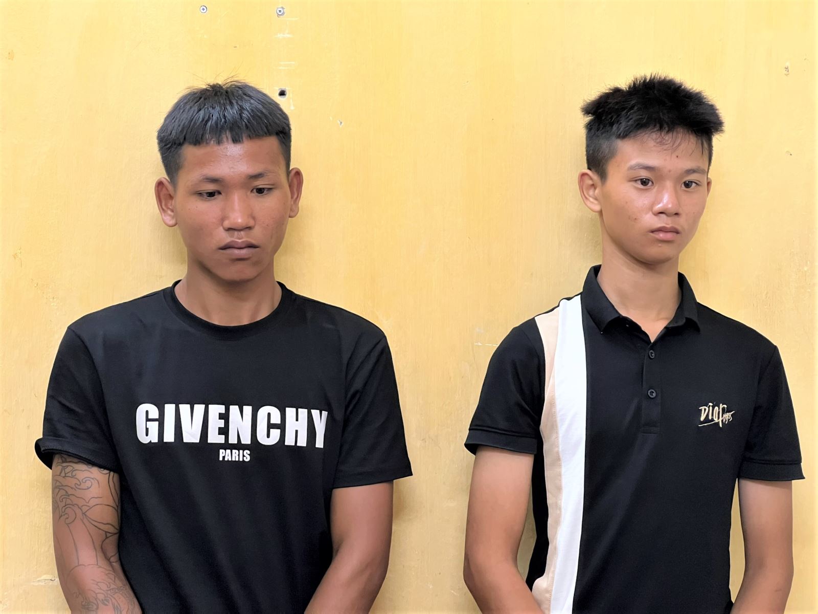 Nghi phạm kể lại quá trình sát hại bà lão bán sắt vụn, lấy tiền mua Iphone - Ảnh 1.