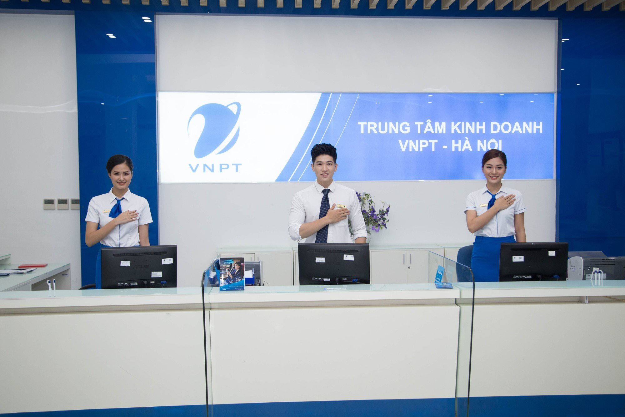 VNPT và VinaPhone tiếp tục lọt top 10 công ty công nghệ thông tin – viễn thông uy tín năm 2022 - Ảnh 2.