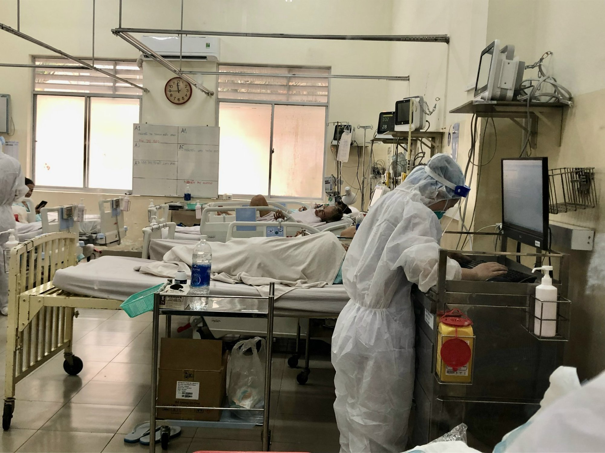 TP.HCM chưa thành lập Trung tâm mua sắm tập trung thuốc, vật tư y tế - Ảnh 3.