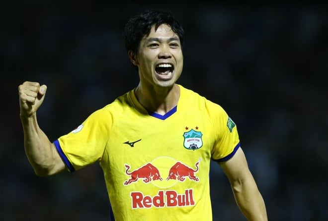 Kết quả vòng 11 V.League 2022: HLV Kiatisuk &quot;chơi chiêu&quot; Công Phượng, HAGL đá bại Sài Gòn - Ảnh 3.