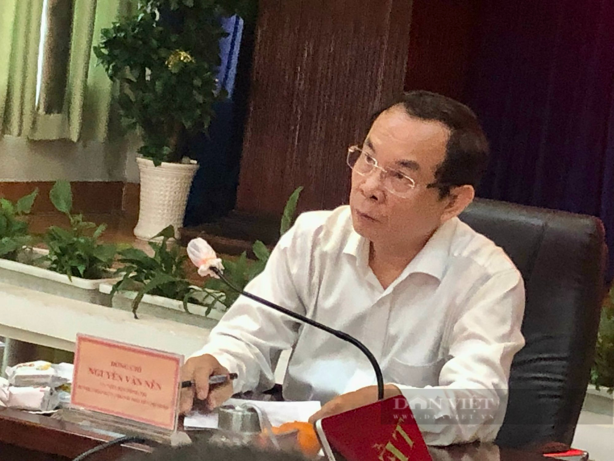 Bí thư TP.HCM Nguyễn Văn Nên day dứt: Khi bác sĩ không khoẻ thì ai lo? - Ảnh 1.