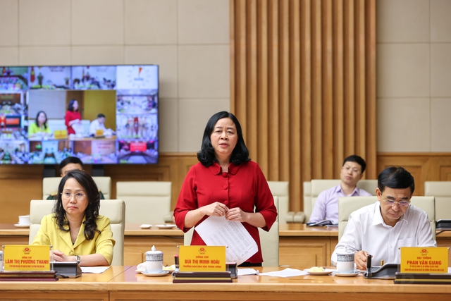 Vì sao Thủ tướng lưu ý Hà Nội và TP.HCM cần đặc biệt chú ý thúc đẩy tiêm vaccine cho trẻ từ 5-12 tuổi? - Ảnh 2.