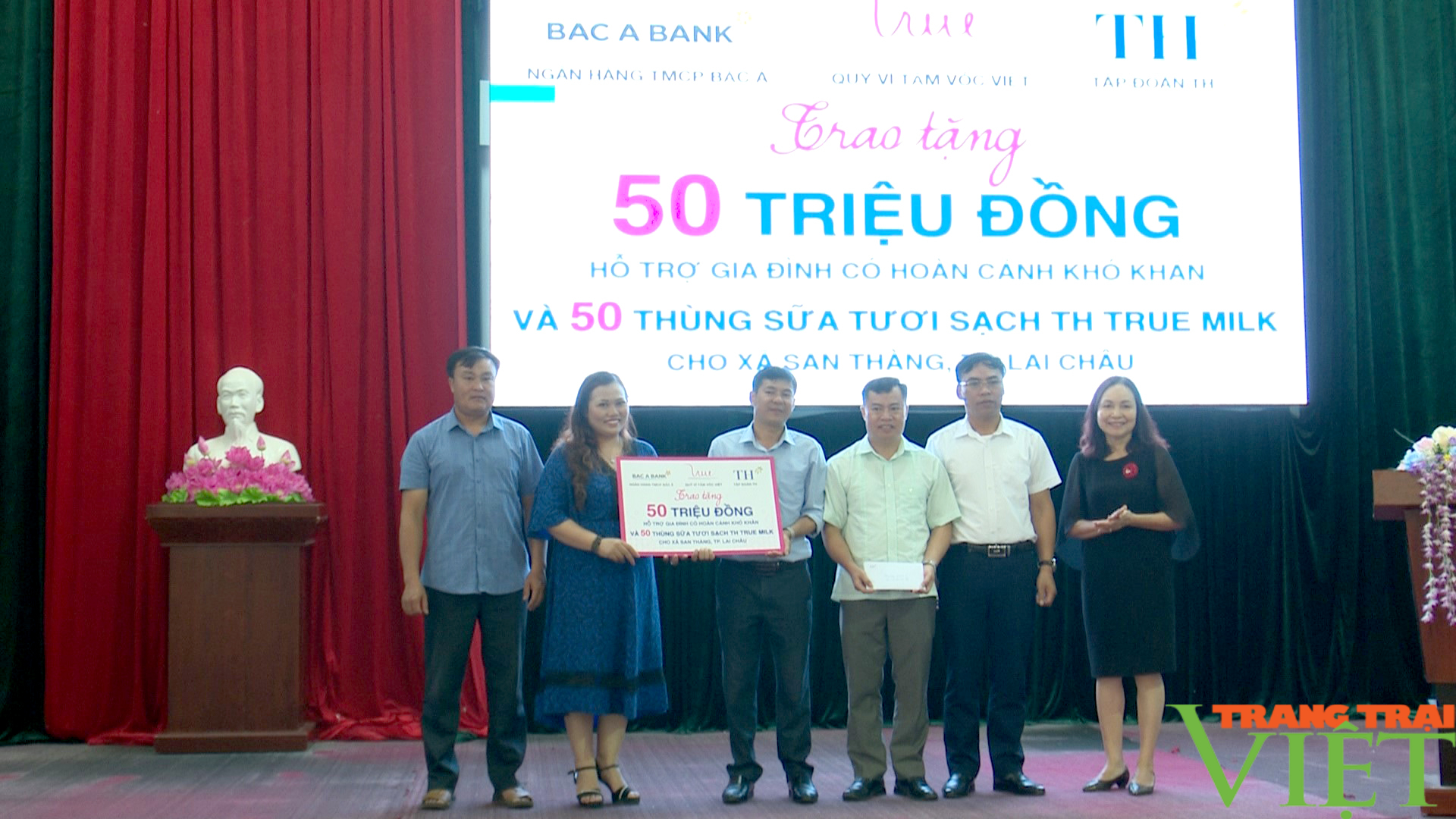 Sẻ chia với những hoàn cảnh khó khăn nơi vùng cao biên giới Lai Châu - Ảnh 1. Sẻ chia với những hoàn cảnh khó khăn nơi vùng cao biên giới Lai Châu - Ảnh 1.