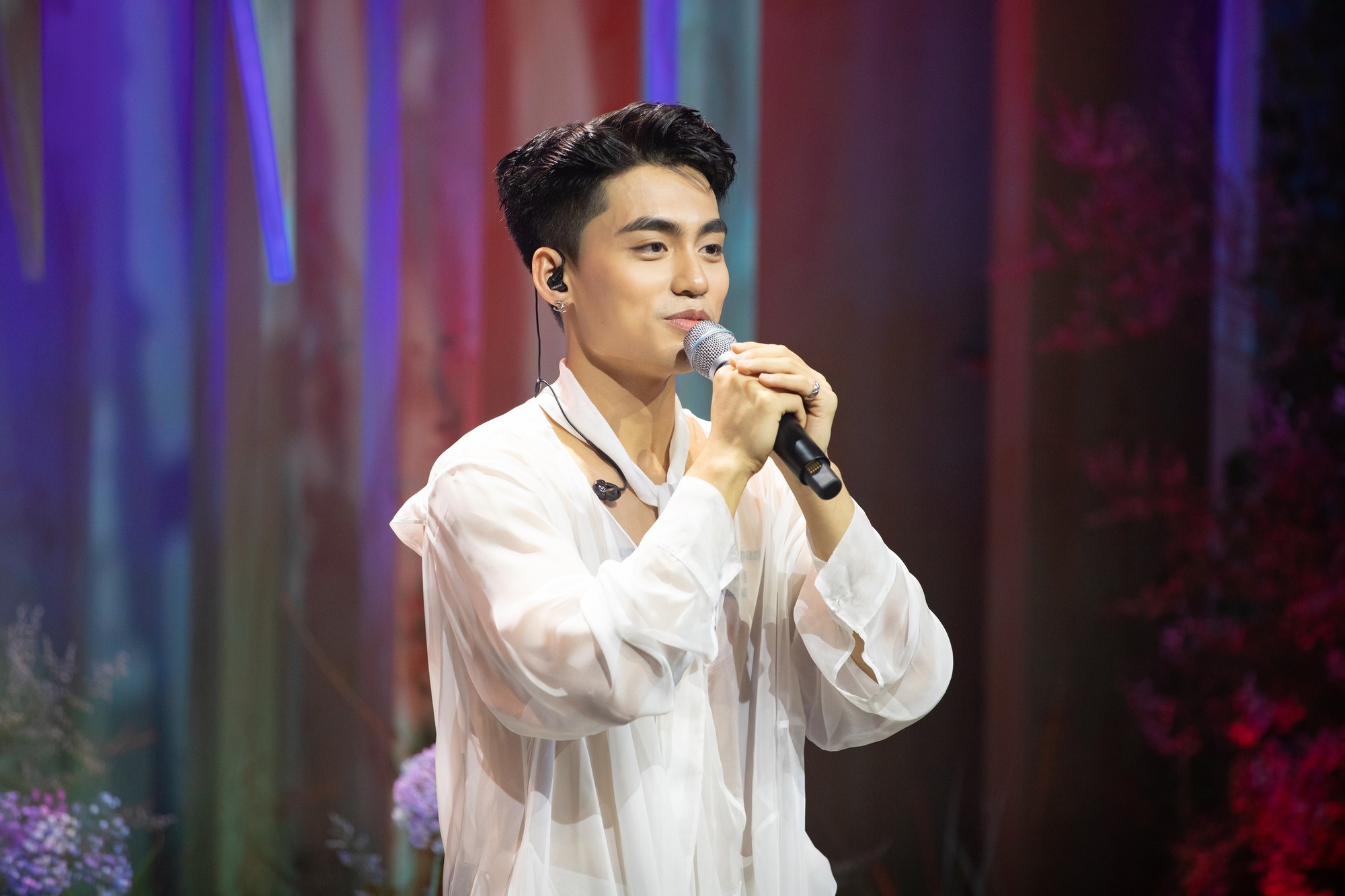 &quot;Em trai Sơn Tùng&quot; vừa ra mắt đã sở hữu thành tích khủng, phản ứng của cư dân mạng ra sao? - Ảnh 2.