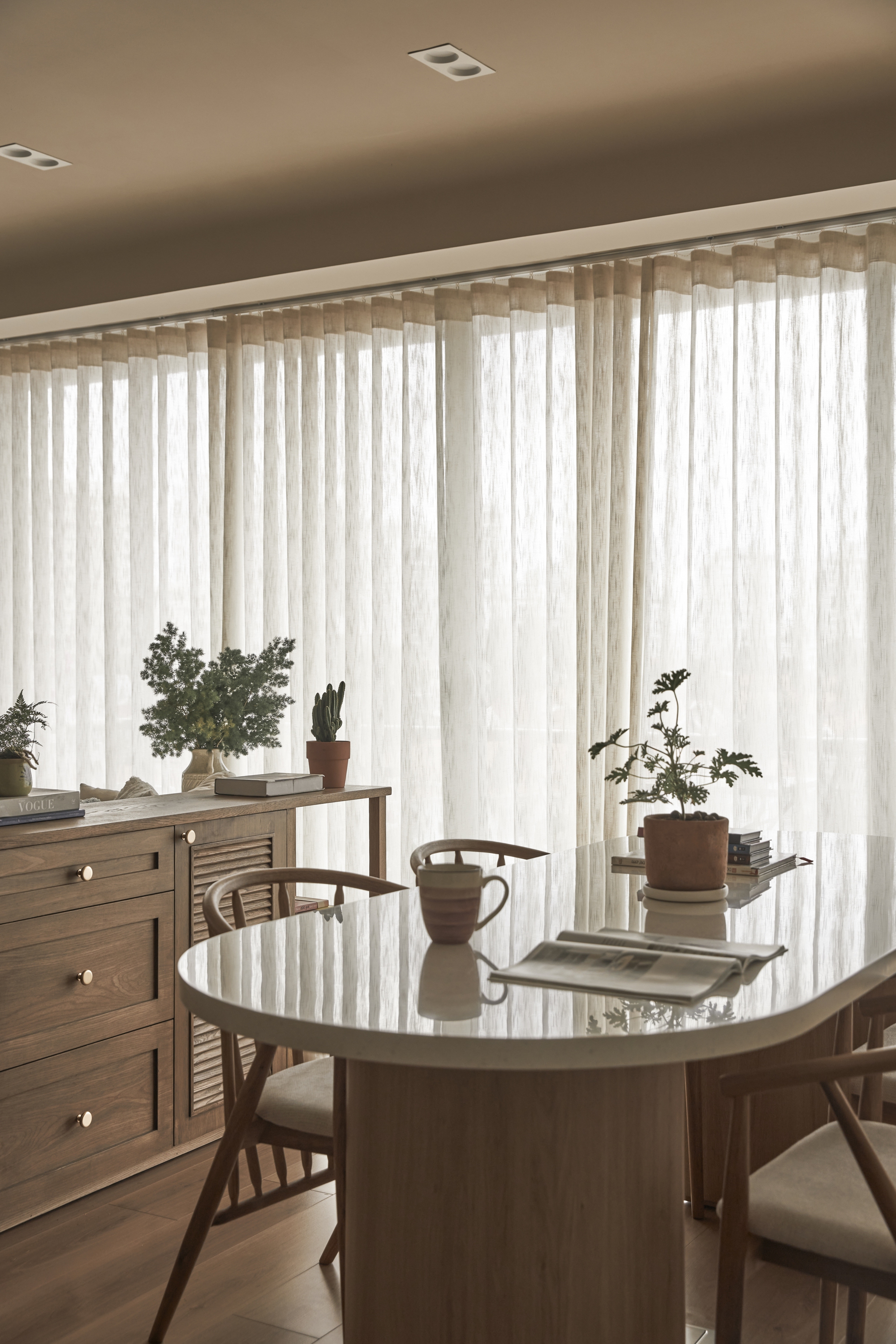 Chi 1,5 tỷ đồng cải tạo căn hộ cũ rộng 150m2 thành tổ ấm “đẹp thổn thức” của cặp vợ chồng Sài thành - Ảnh 5.