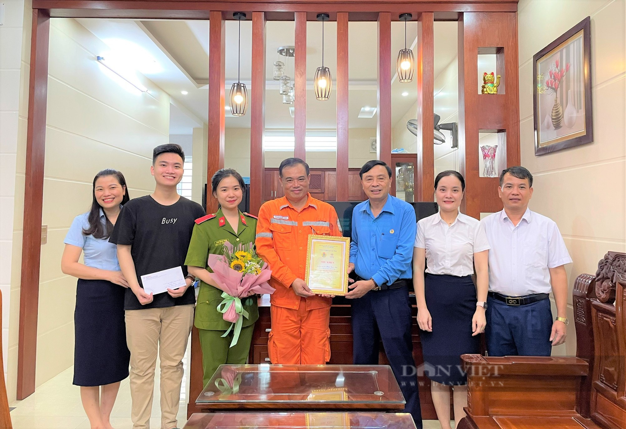 Công ty Điện lực Hà Tĩnh chúc mừng gia đình tiêu biểu năm 2022 - Ảnh 2.
