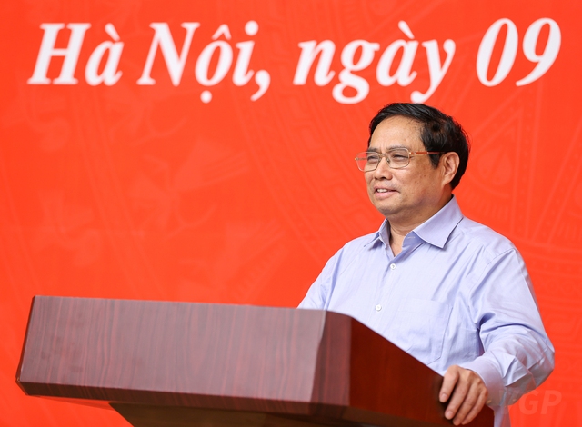 Thủ tướng: &quot;Chuyển đổi số phải hành động cụ thể, đẩy mạnh các dịch vụ thiết thực với người dân&quot; - Ảnh 1.