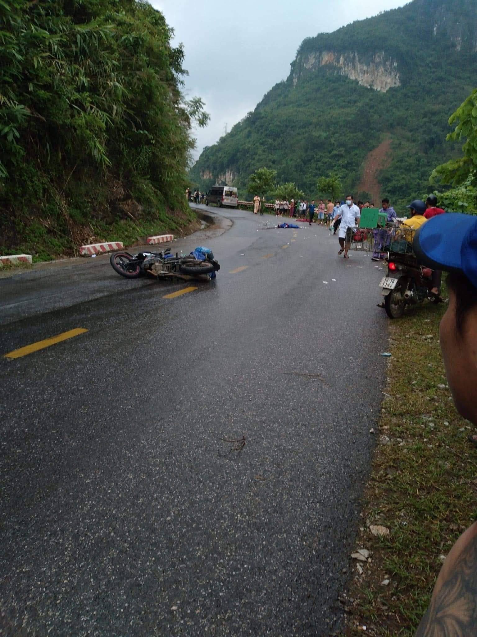 Sơn La: 2 vợ chồng tử vong vì tai nạn giao thông trên đường về nghỉ lễ Quốc khánh - Ảnh 1.