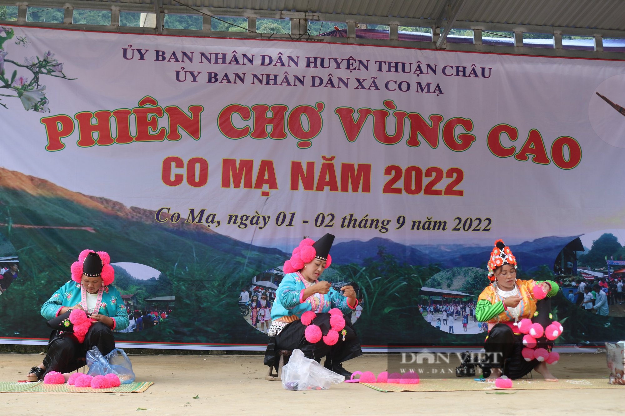 Hàng nghìn người đổ về đón Tết độc lập ở xã vùng cao Sơn La  - Ảnh 9.