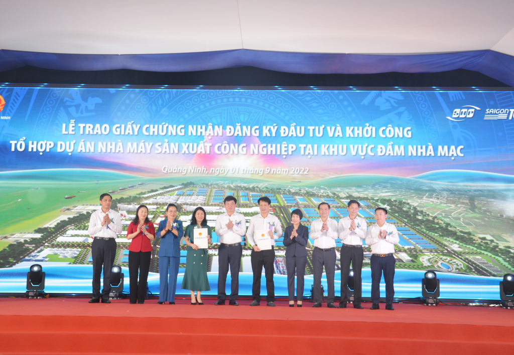 Quảng Ninh: Trao Giấy chứng nhận đầu tư tổ hợp dự án nhà máy sản xuất công nghiệp hơn 2.700 tỷ - Ảnh 1. Quảng Ninh: Trao Giấy chứng nhận đầu tư tổ hợp dự án nhà máy sản xuất công nghiệp hơn 2.700 tỷ - Ảnh 1.
