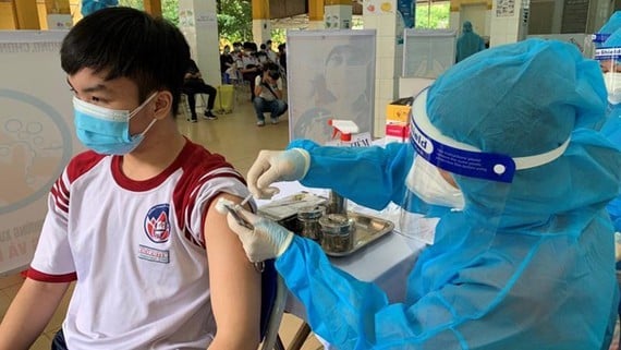 Y tế TP.HCM nhìn thẳng vào yếu kém: Bài 3: Y tế TP bị &quot;bắt giò&quot; sau khi mua sắm cấp bách trong đại dịch - Ảnh 1.