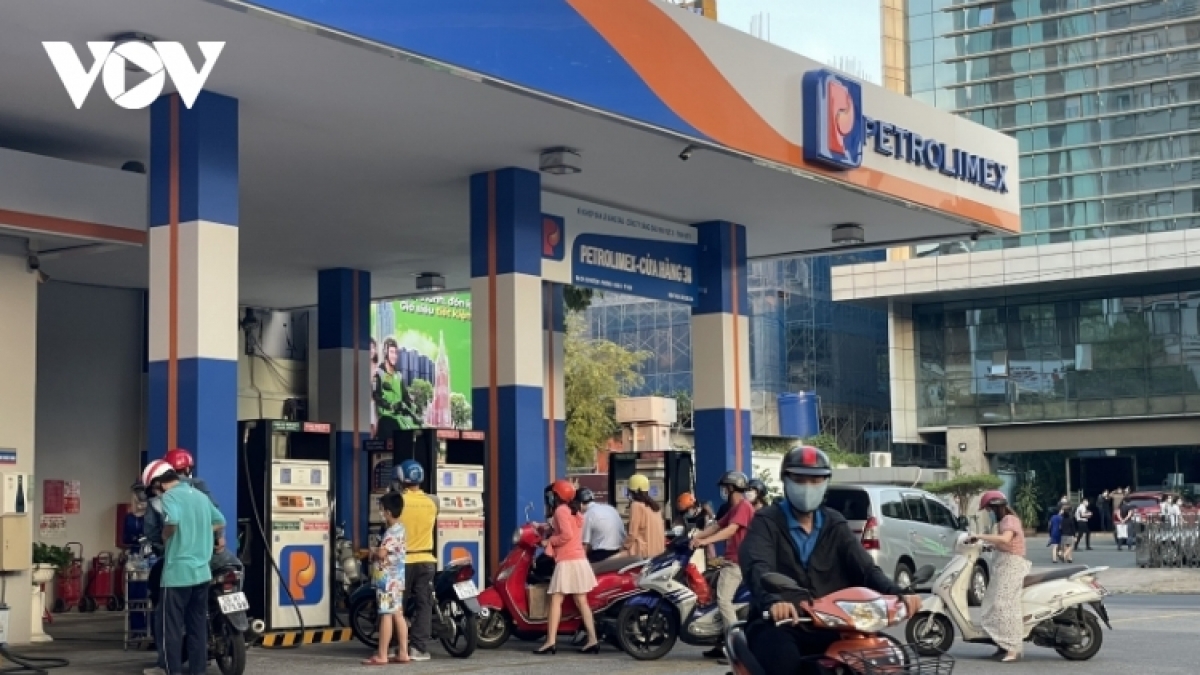 Chỉ đạo kiểm tra, giám sát kinh doanh xăng dầu ở 3 miền Bắc - Trung - Nam - Ảnh 1. Chỉ đạo kiểm tra, giám sát kinh doanh xăng dầu ở 3 miền Bắc - Trung - Nam - Ảnh 1.