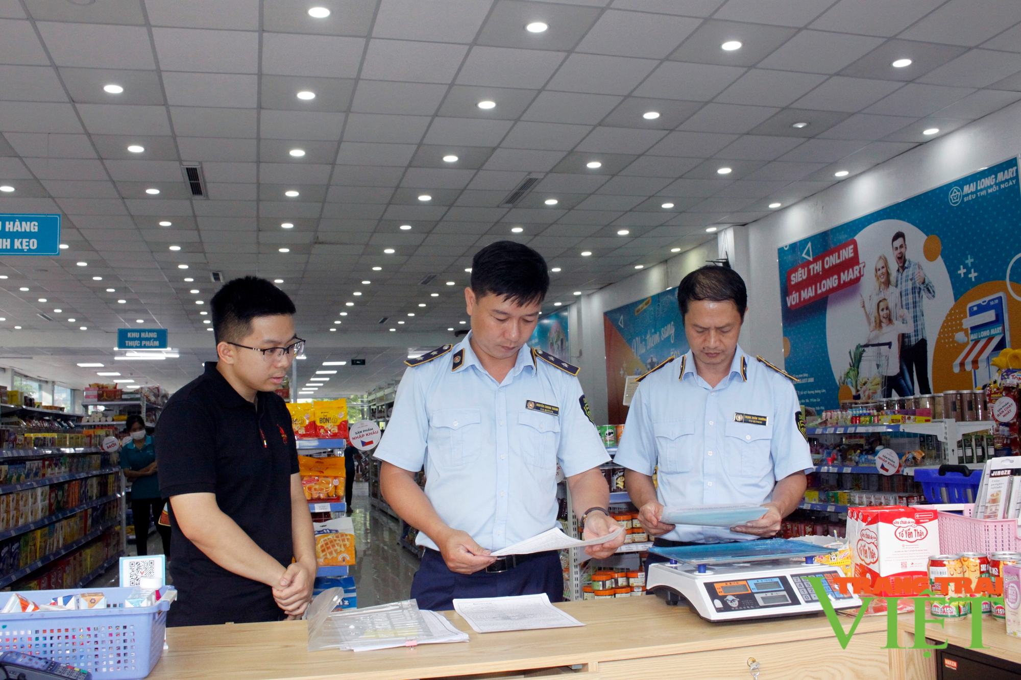 Lào Cai: Đẩy mạnh công tác chống buôn lậu, gian lận thương mại, hàng giả - Ảnh 5. Lào Cai: Đẩy mạnh công tác chống buôn lậu, gian lận thương mại, hàng giả - Ảnh 5.