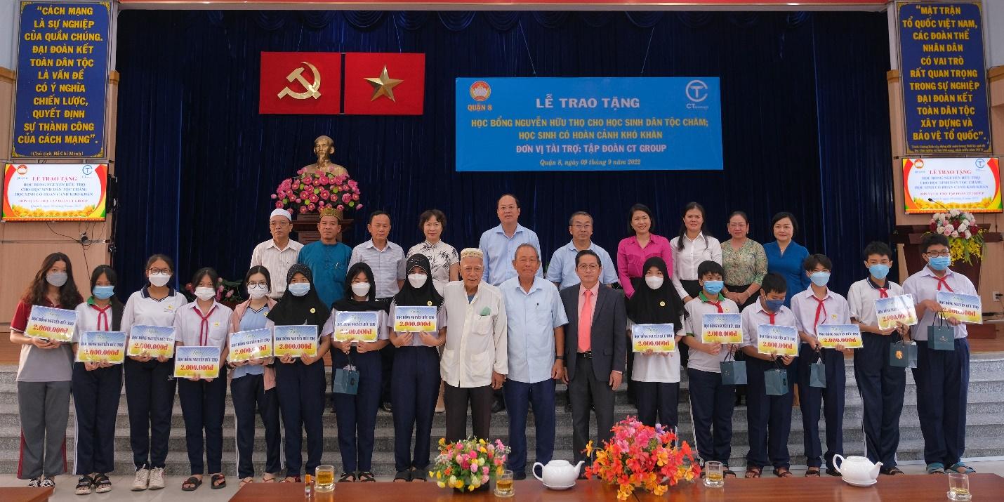 CT Group tặng học bổng và quà trung thu cho trẻ em người Chăm vượt khó - Ảnh 1.