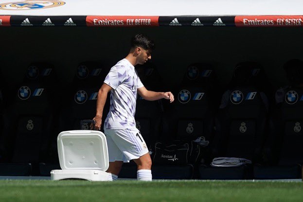 HLV Ancelotti phản ứng bất ngờ vì hành vi “nổi điên” của Asensio - Ảnh 2.