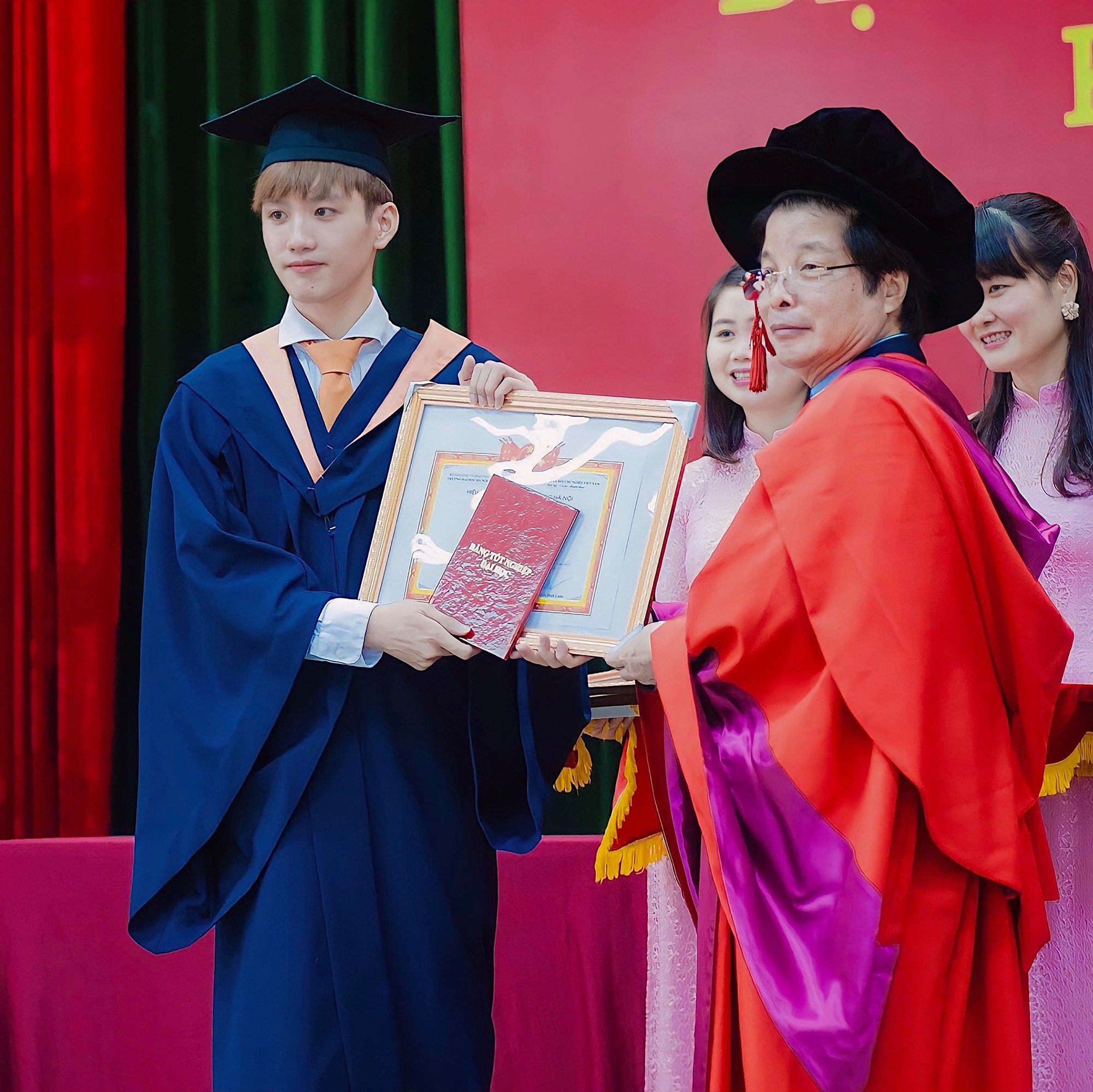 Hành trình vượt lên chính mình của “thầy giáo hotboy” Hà Mạnh Trung - Ảnh 1.