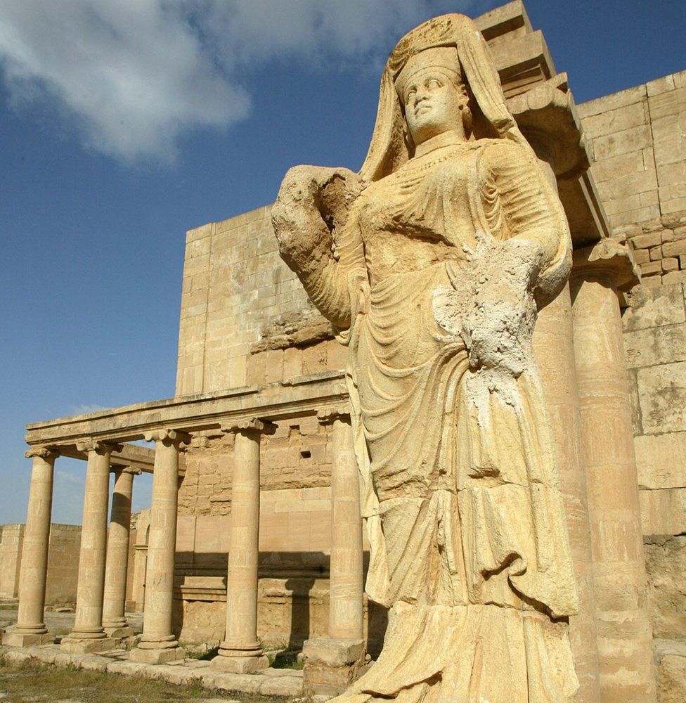 Iraq mở khu di tích đón khách du lịch lần đầu tiên sau khi IS bị đánh bại - Ảnh 3.