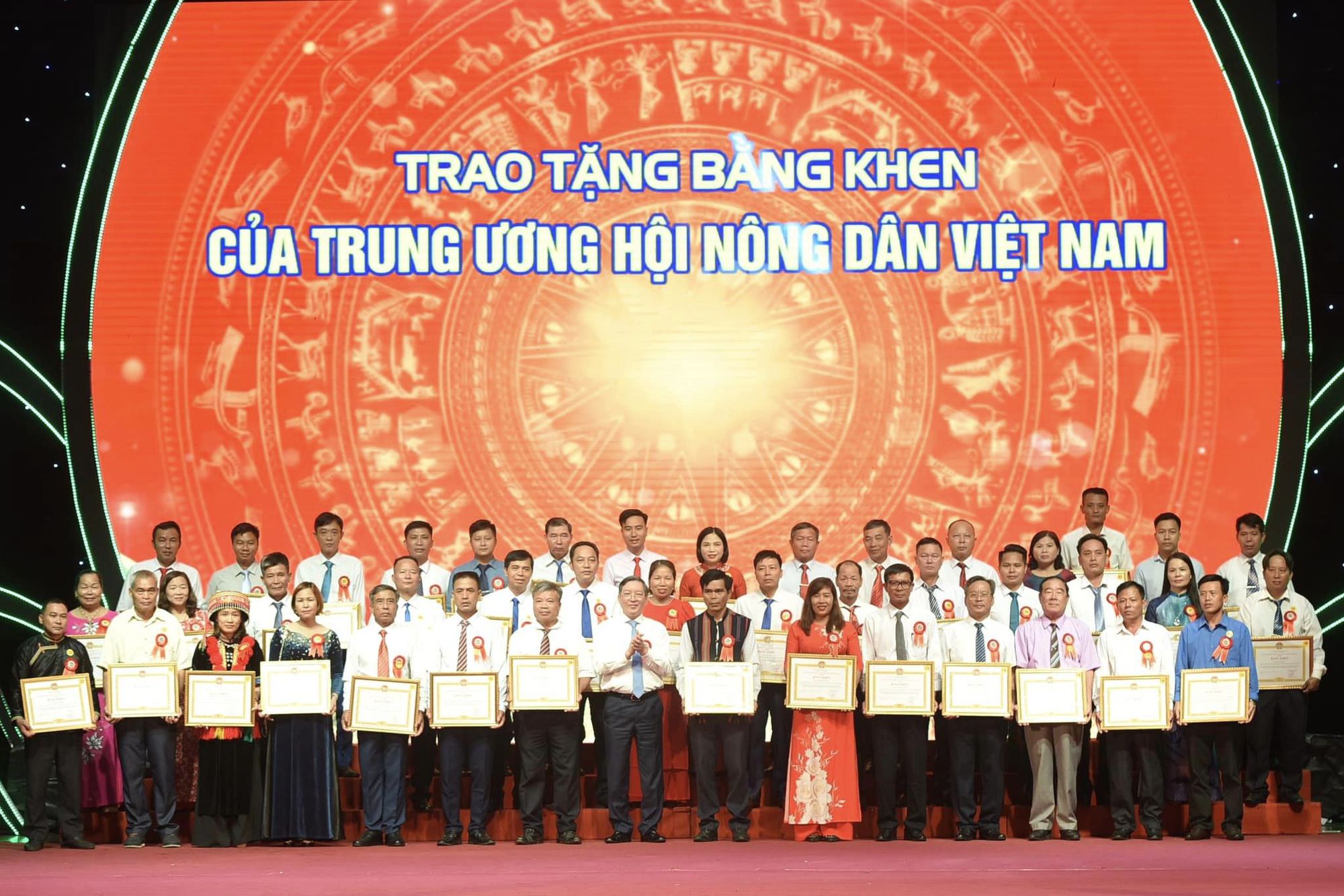 Toàn văn bài phát biểu bế mạc của Chủ tịch Hội NDVN Lương Quốc Đoàn tại Hội nghị biểu dương nông dân SXKD giỏi- Ảnh 3.