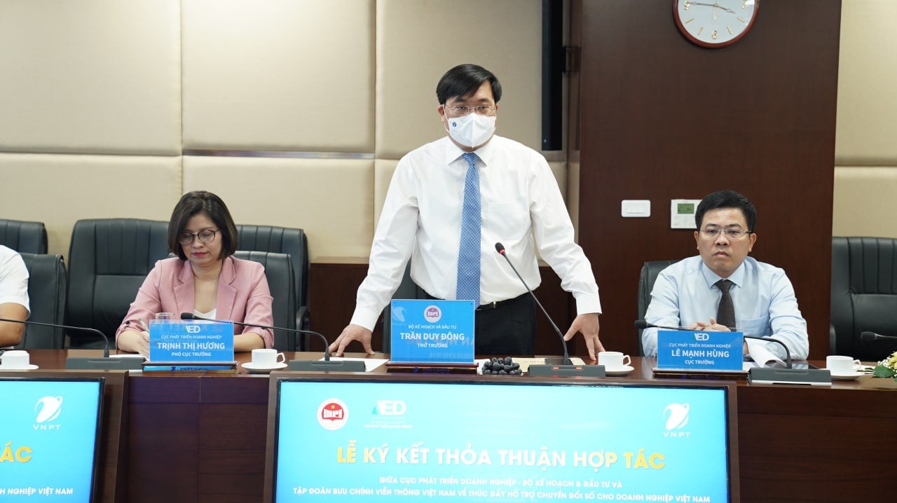 Ông Trần Duy Đông - Thứ trưởng Bộ Kế hoạch Đầu tư phát biểu tại lễ ký kết