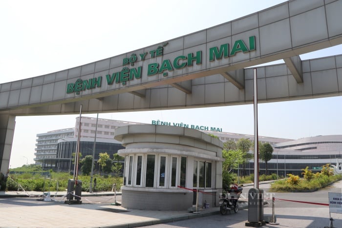 Xót xa bệnh viện nghìn tỉ bỏ hoang, cỏ mọc um tùm đến lạnh lẽo trong khi nơi chen chân đến nghẹt thở - Ảnh 5.