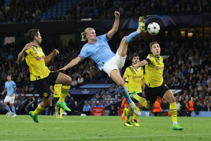 Man City thắng Dortmund, HLV Guardiola vẫn không vui - Ảnh 1.