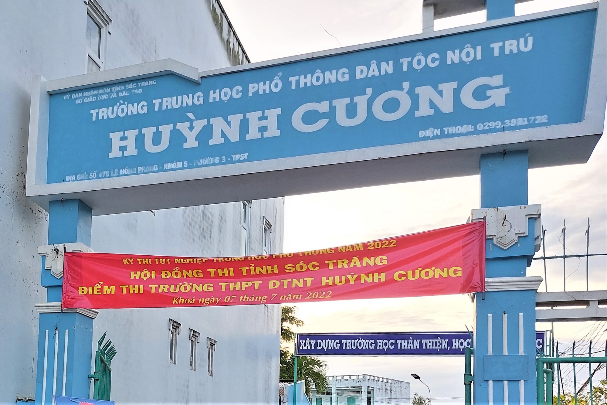 Vụ hiệu trưởng thu tiền ôn thi trái quy định: Yêu cầu rút kinh nghiệm! - Ảnh 1.