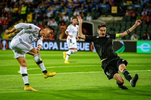 Messi gọi, Ronaldo trả lời bằng loạt kỷ lục 'vô tiền khoáng hậu' - Ảnh 1.