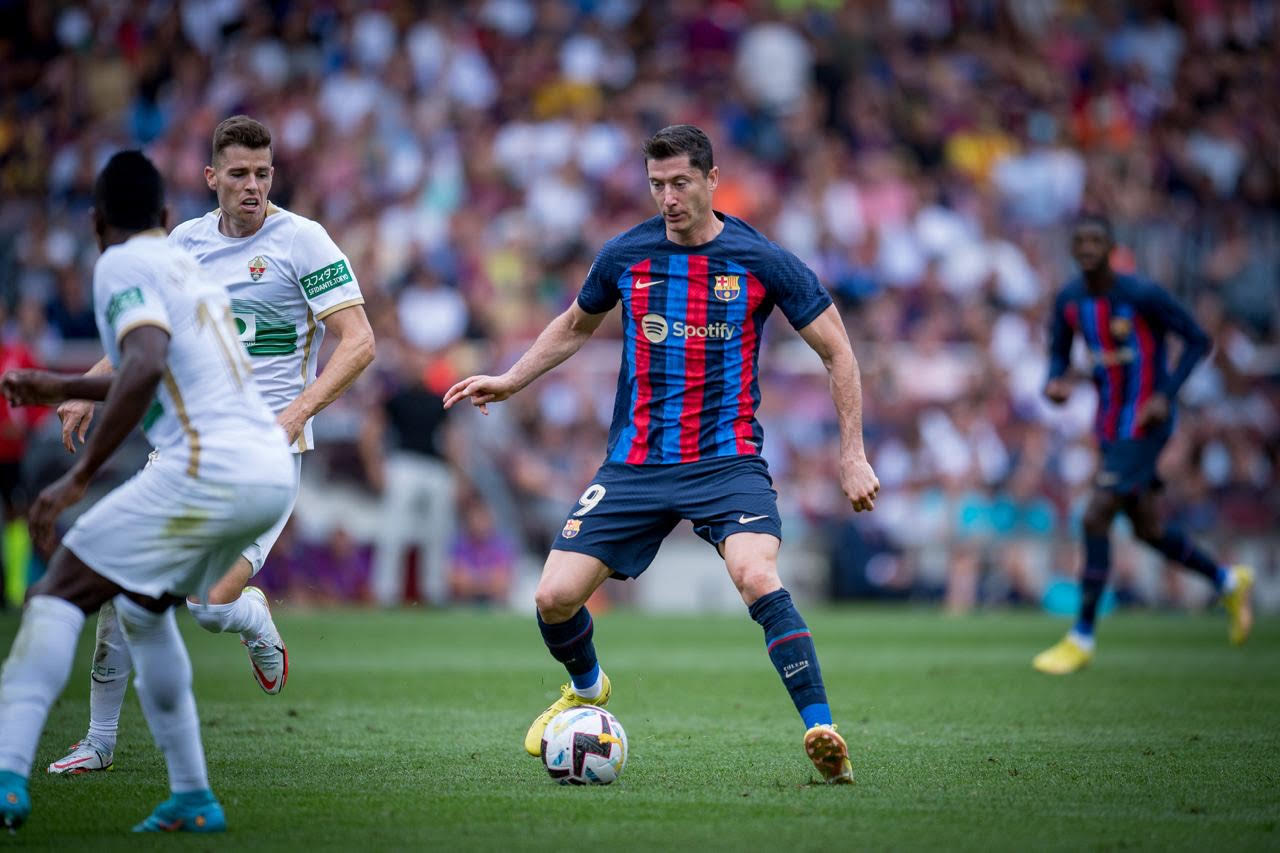 Barca thắng dễ Elche, HLV Xavi hài lòng nhất điều gì? - Ảnh 1.