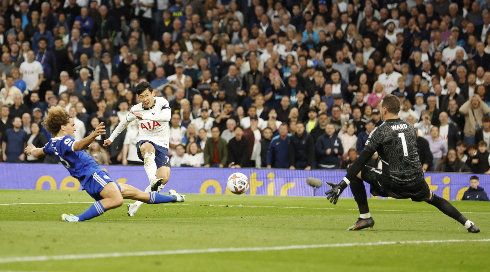 Son Heung-min sánh ngang Ronaldo, Van Nistelrooy tại Premier League - Ảnh 1.