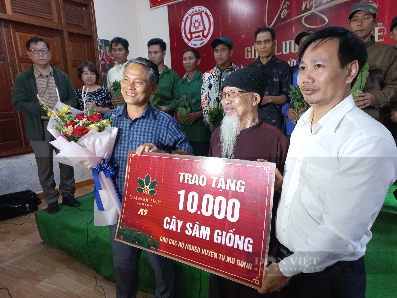 Kon Tum: Trao tặng 10.000 cây sâm Ngọc Linh giống cho người nghèo có sâm bị chết - Ảnh 1.