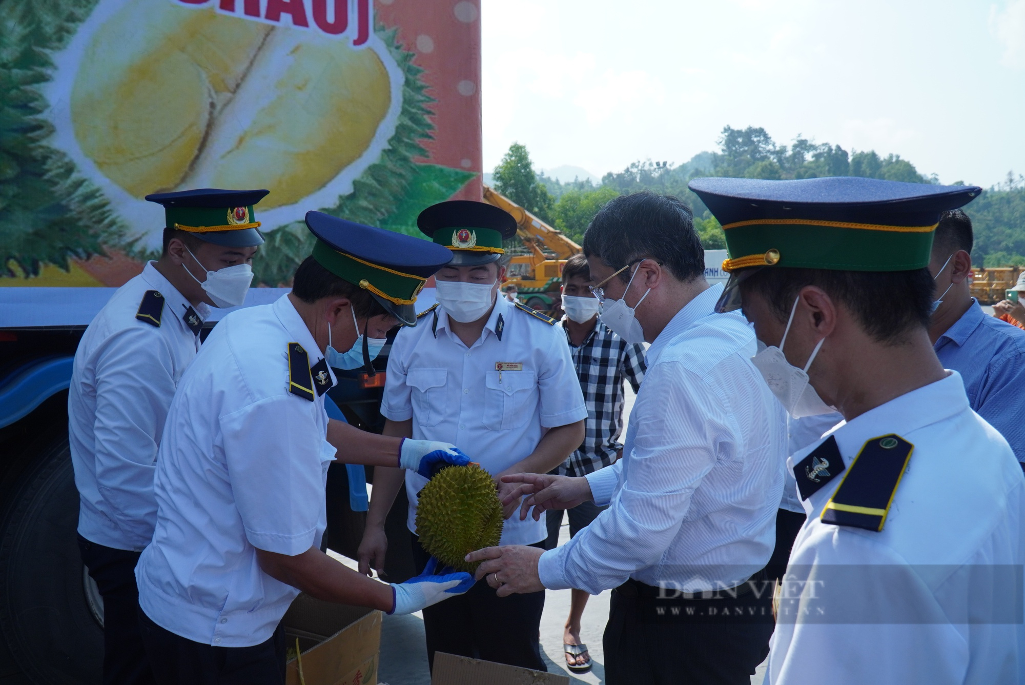 Vừa xuất contener sầu riêng chính ngạch sang Trung Quốc, một doanh nghiệp có ngay đơn hàng 500.000 tấn, muốn mở rộng 5.000ha vùng trồng - Ảnh 5.