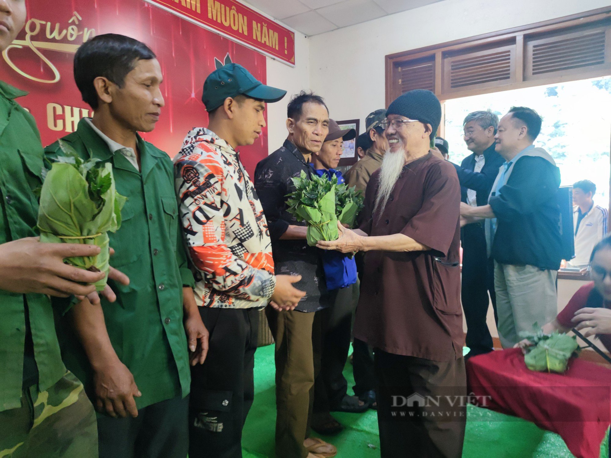 Kon Tum: Trao tặng 10.000 cây sâm Ngọc Linh giống cho người nghèo có sâm bị chết - Ảnh 2.