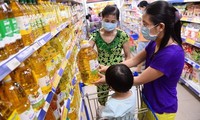 Thị trường ngày 2/9: Thực phẩm giảm giá, quán ăn không còn chỗ trống - Ảnh 17. Thị trường ngày 2/9: Thực phẩm giảm giá, quán ăn không còn chỗ trống - Ảnh 17.