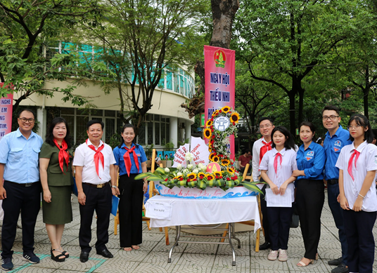 500 thiếu nhi hội tụ trong “Ngày hội Thiếu nhi Hoàng Mai tỏa sáng” - Ảnh 2.