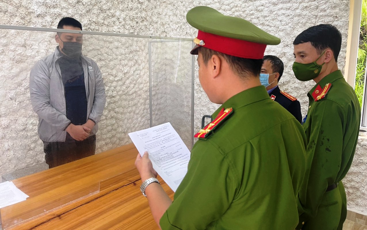 Nhân viên công ty giao hàng ôm tiền tỉ trốn sang Campuchia - Ảnh 1. Nhân viên công ty giao hàng ôm tiền tỉ trốn sang Campuchia - Ảnh 1.