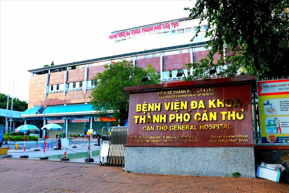 Vì sao Giám đốc và Kế toán trưởng Bệnh viện đa khoa TP Cần Thơ bị kỷ luật? - Ảnh 1.