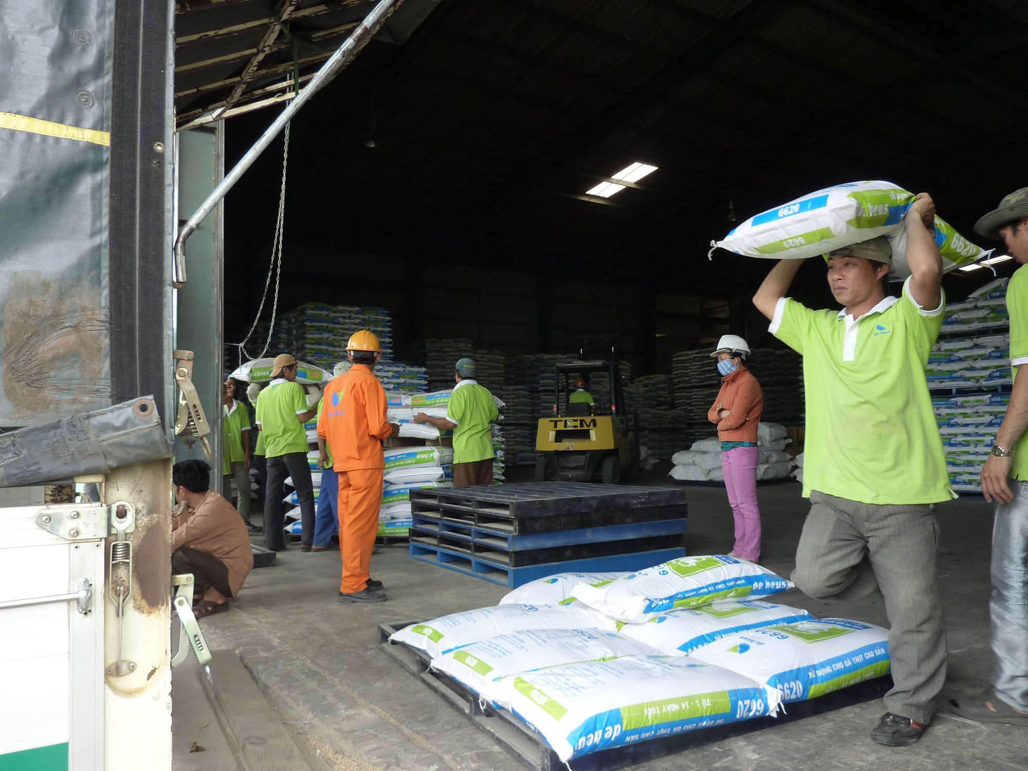 Giá thức ăn chăn nuôi chưa giảm - Ảnh 1. Giá thức ăn chăn nuôi chưa giảm - Ảnh 1.