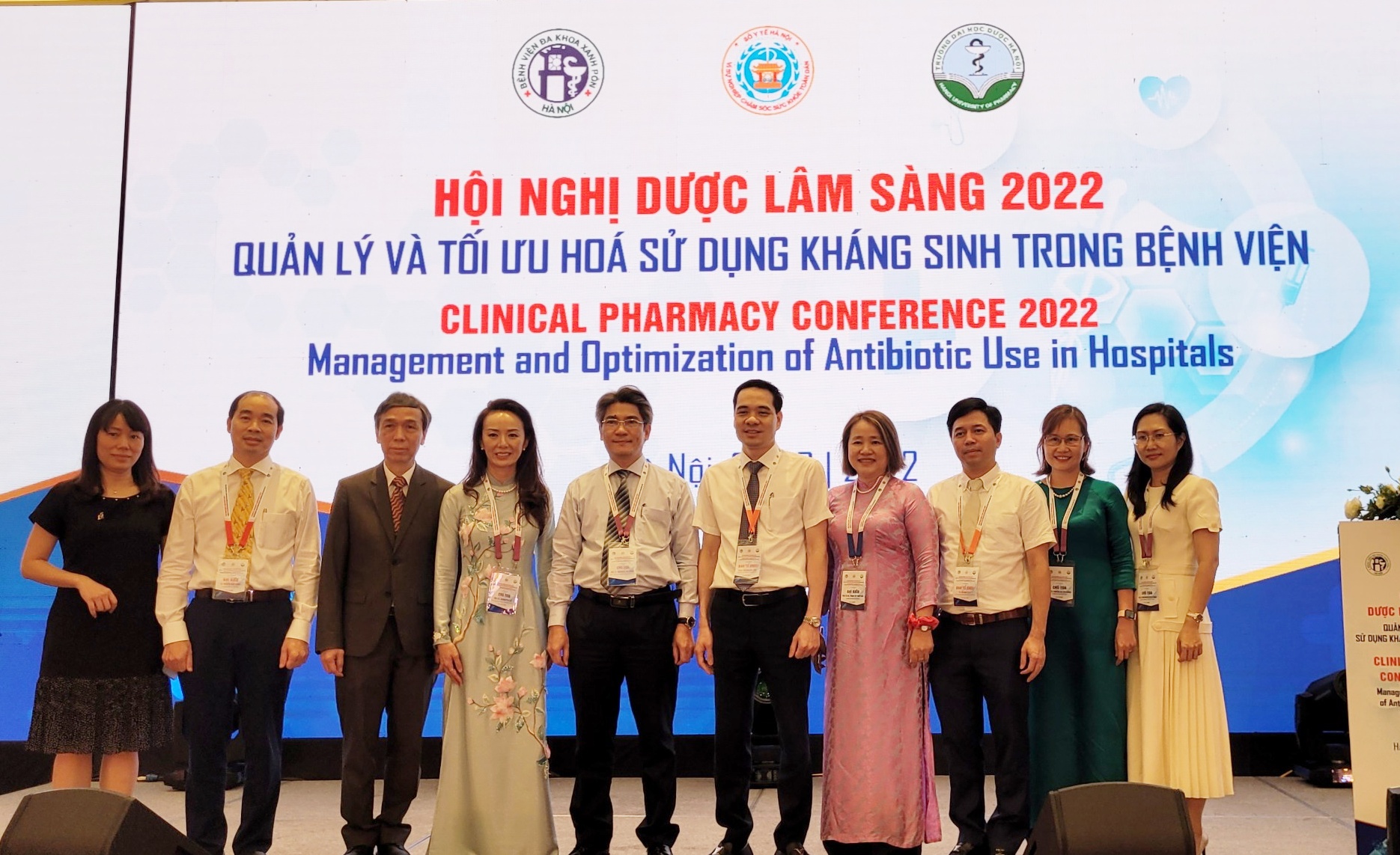 Thứ trưởng Bộ Y tế: &quot;Nhiều người đang lạm dụng, cứ ho sốt là bảo nhau thuốc kháng sinh&quot; - Ảnh 3.